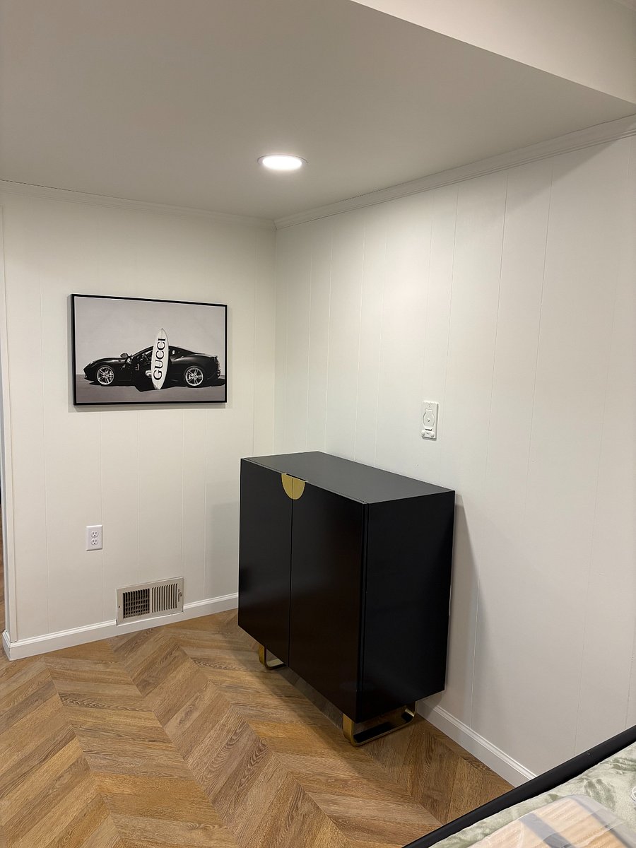 Private Basement Suite $1200