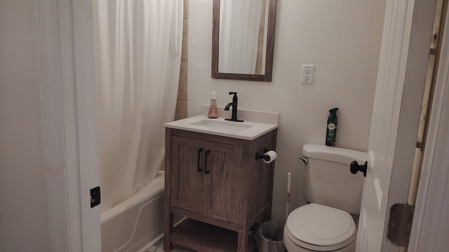 Private, hall bath for use only by secondary bedroom tenant.