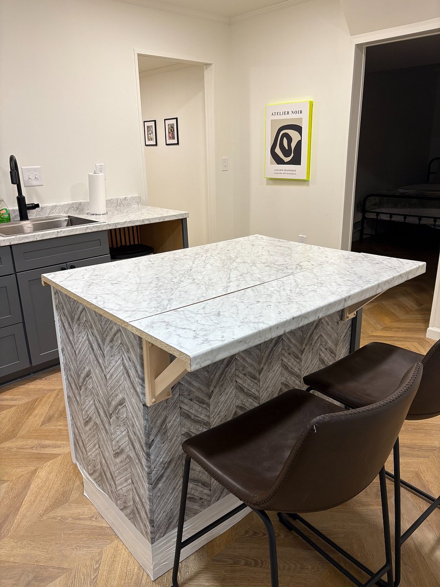Private Basement Suite $1200