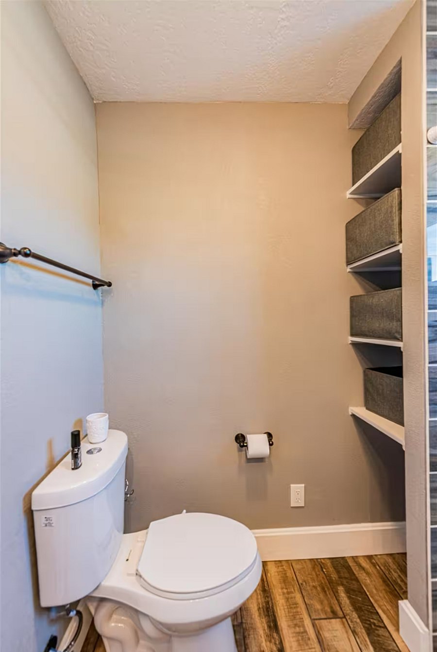 Furnished Finder property 835033_1 photo 17