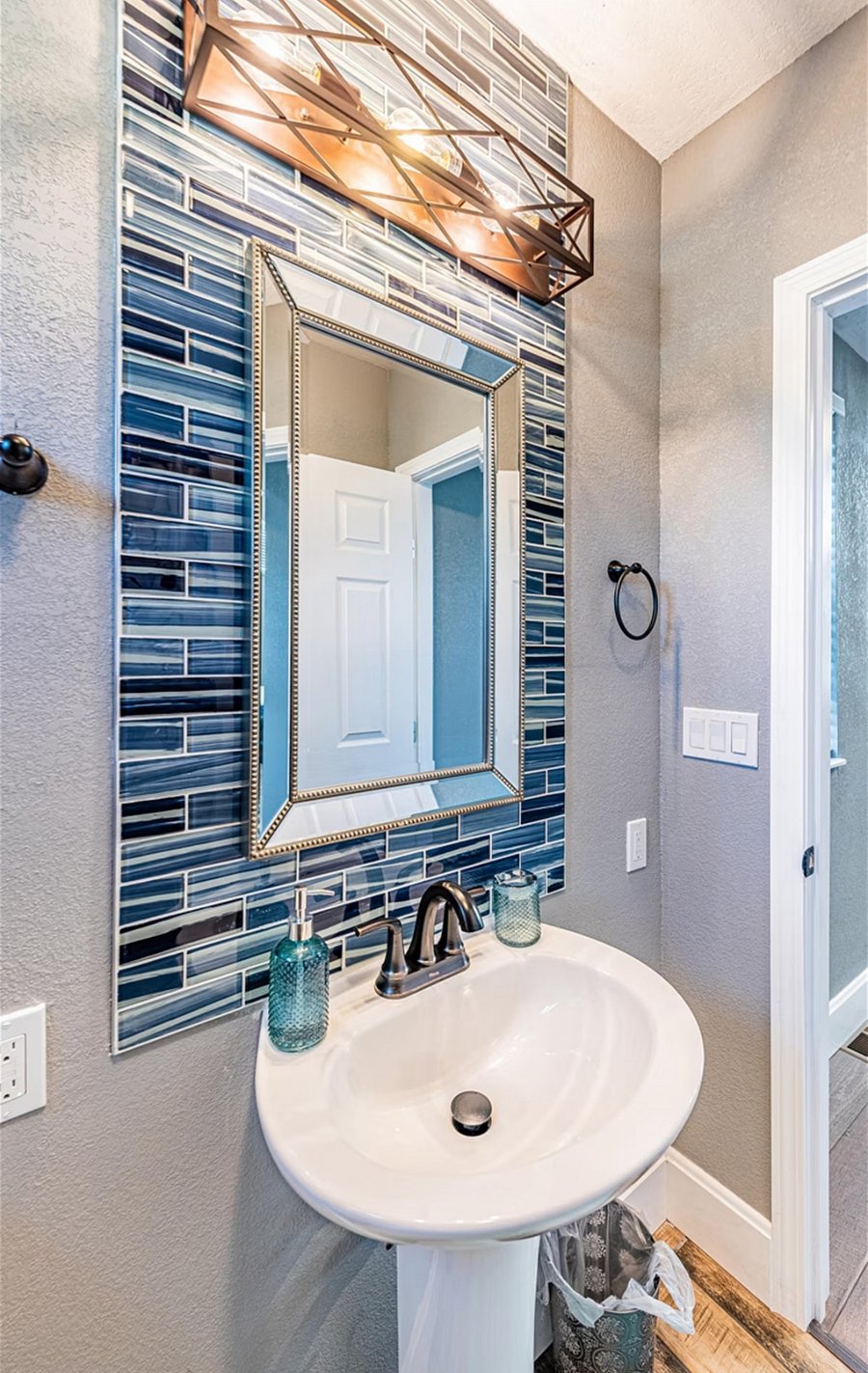 Furnished Finder property 835033_1 photo 20