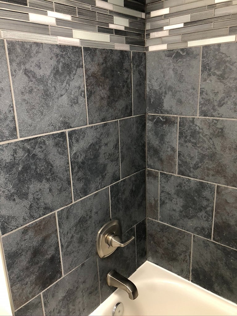 Tub/shower combination
