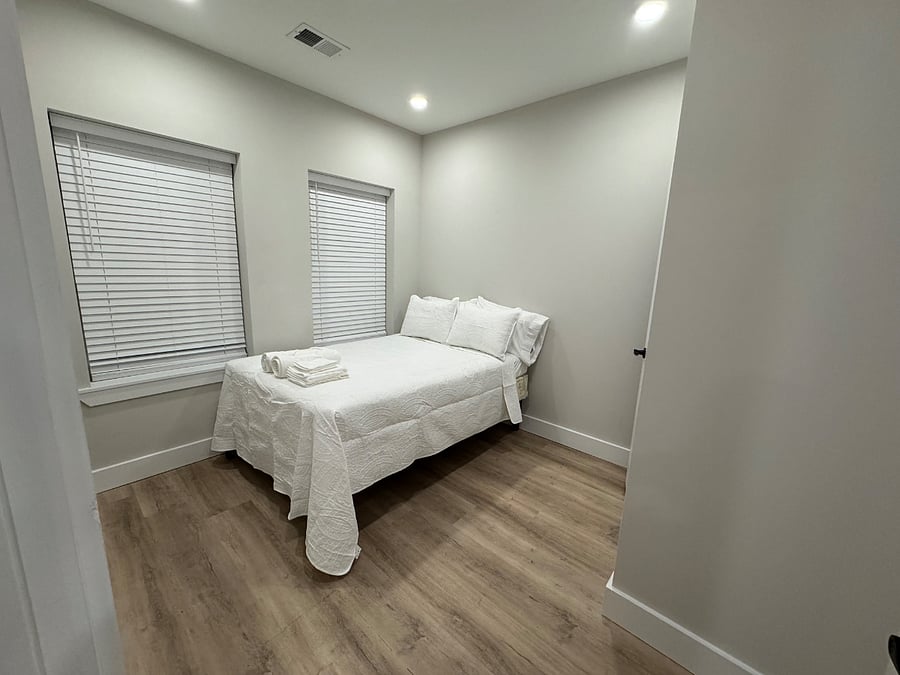 Furnished Finder property 835134_1 photo 25