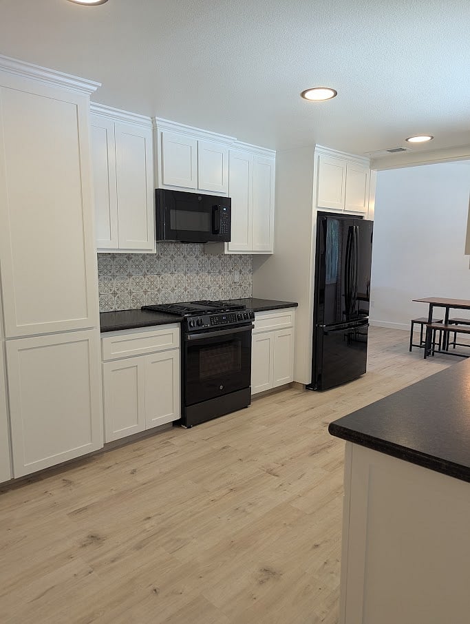 Furnished Finder property 835192_1 photo 17