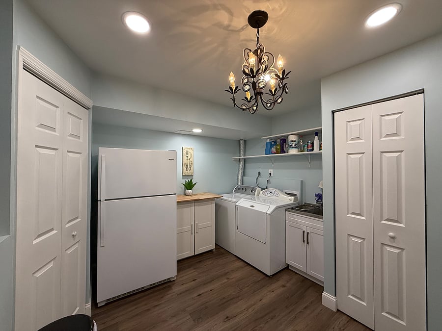 Kitchen- full size refrigerator, washer, dryer