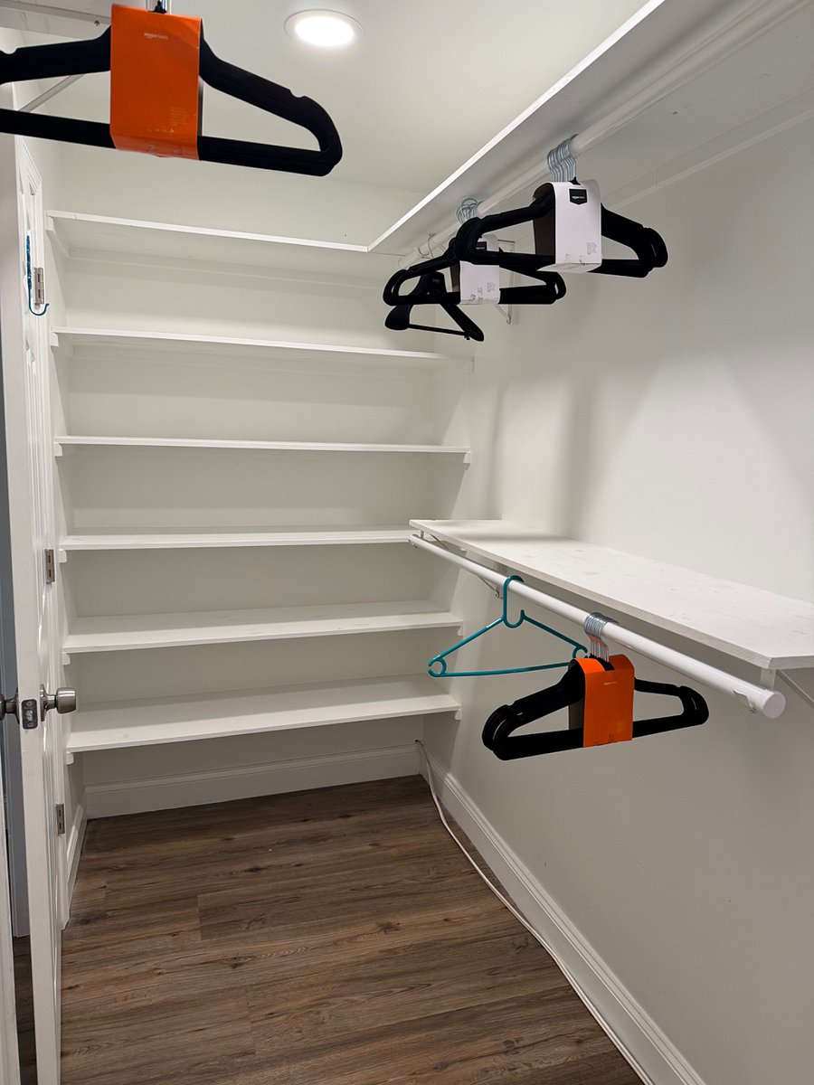 15 x 5 walk-in closet