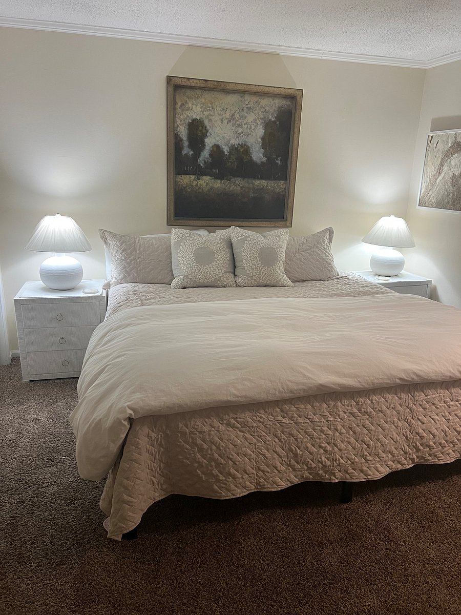 Master with king bed