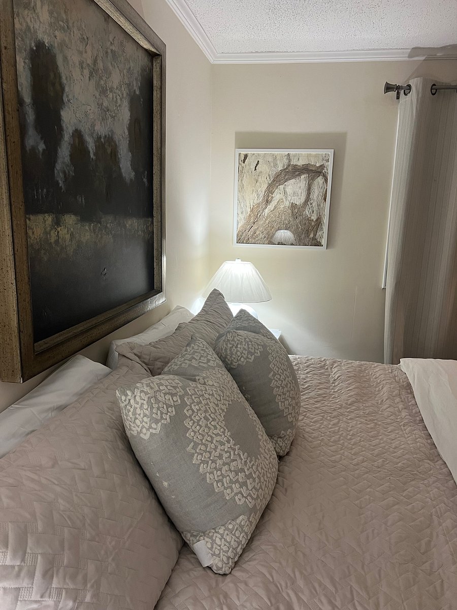 Master with King bed