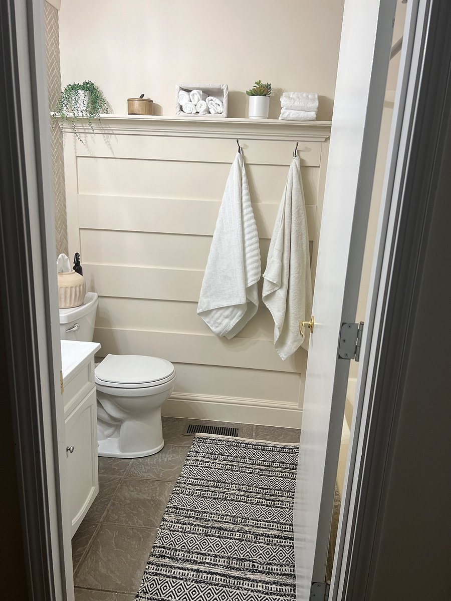 Full tiled bath