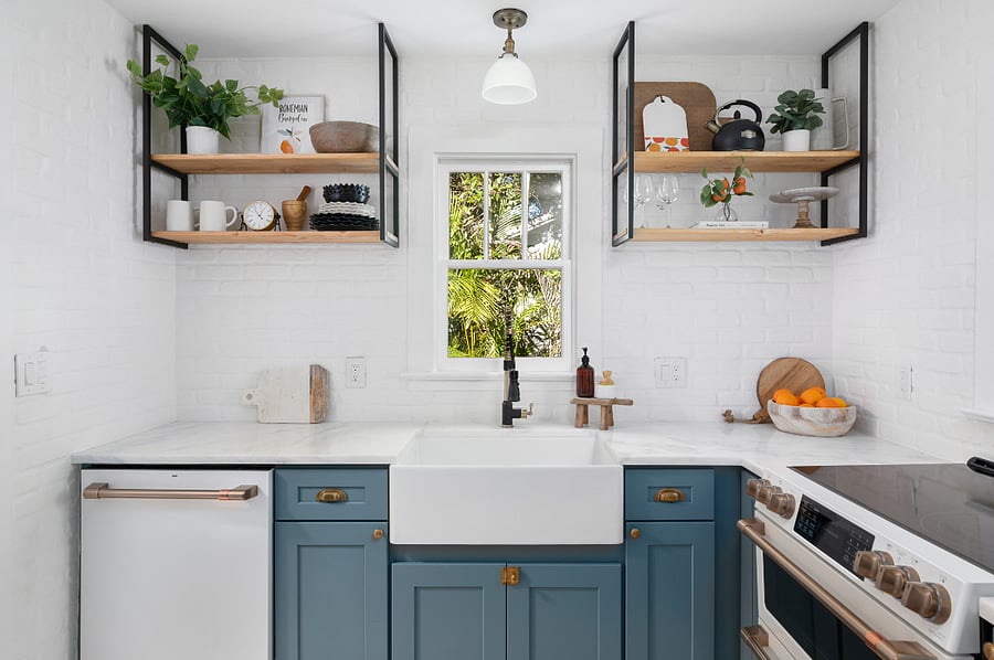 Our fully equipped kitchen is stocked with KitchenAid appliances, coffee gadgets, and Caraway pots and pans, perfect for cooking up a delicious meal or brewing your favorite cup of coffee.