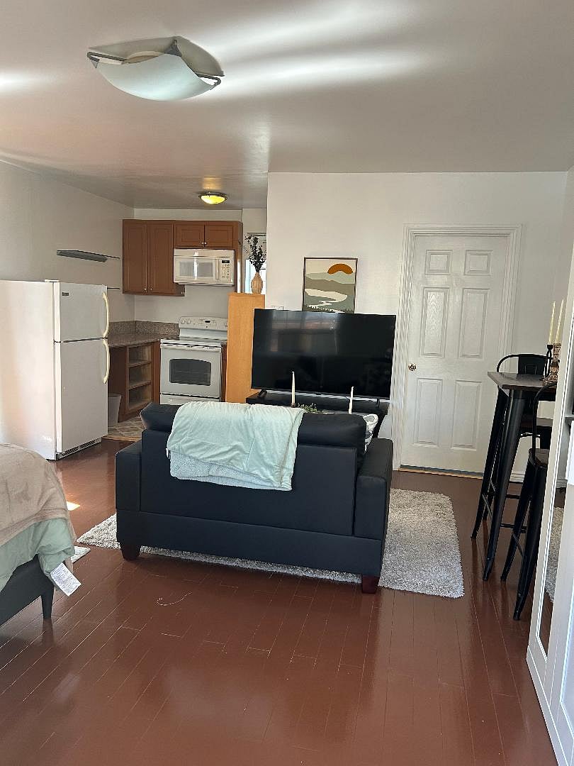 Furnished Finder property 835451_2 photo 4