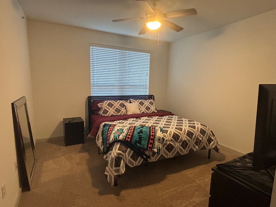 KING SIZE BEDROOM