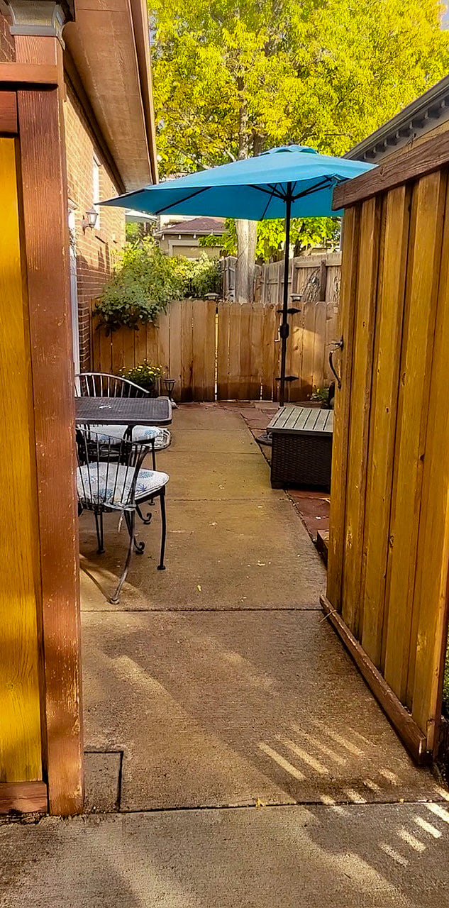 Your lighted, private entrance off the street