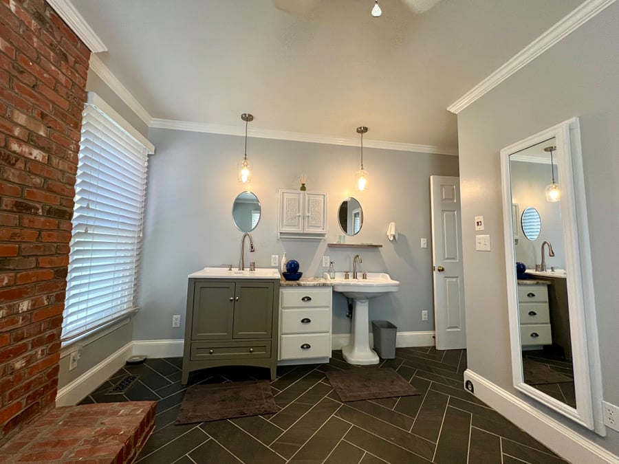 Private ensuite spa bathroom