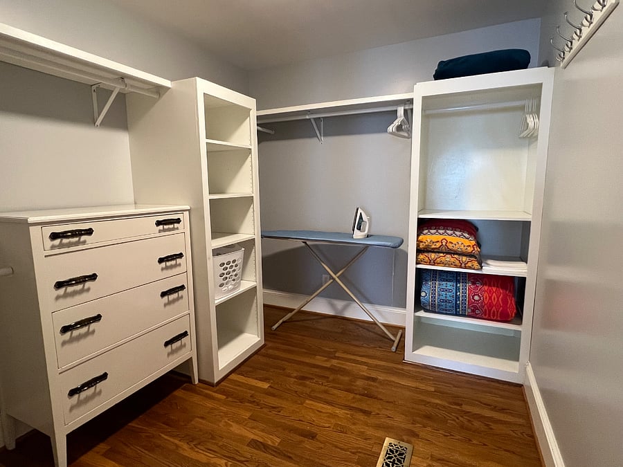 Walk-in closet
