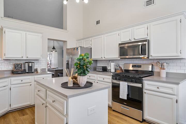 Furnished Finder property 835863_1 photo 5