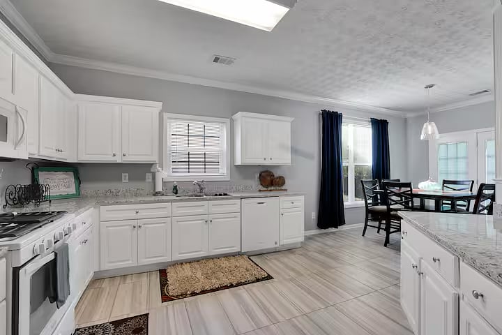 Furnished Finder property 836065_1 photo 8