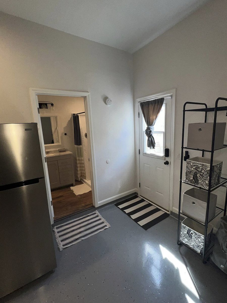 Furnished Finder property 836074_1 photo 9