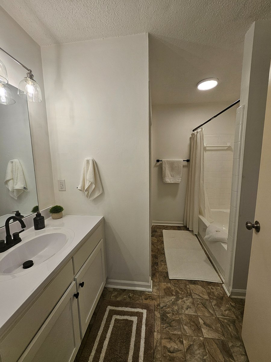 Furnished Finder property 836077_1 photo 11