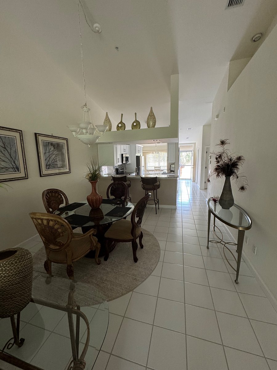 Furnished Finder property 836104_1 photo 17