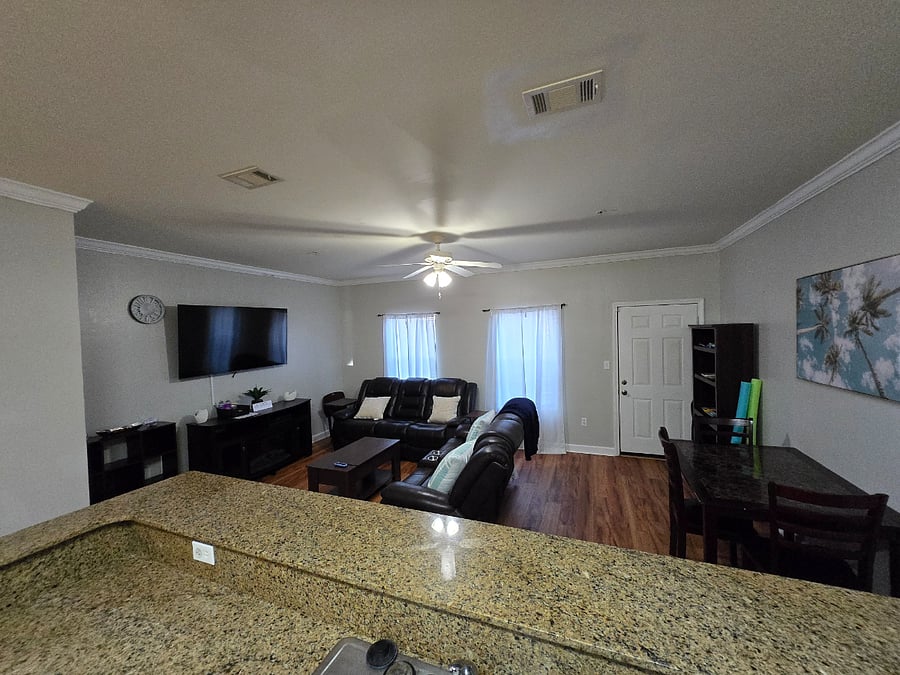 Furnished Finder property 836114_1 photo 4