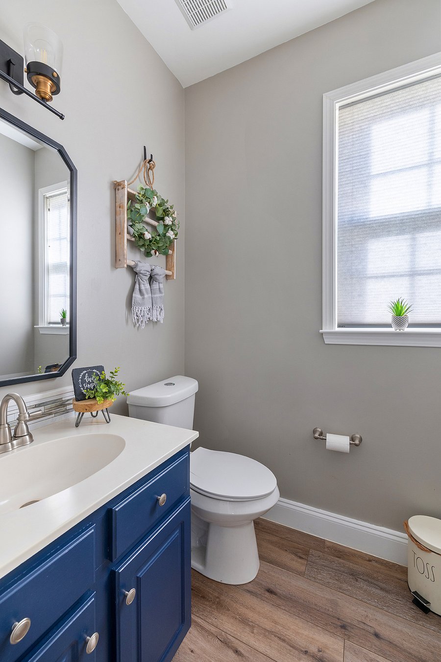 half bath (downstairs/shared)