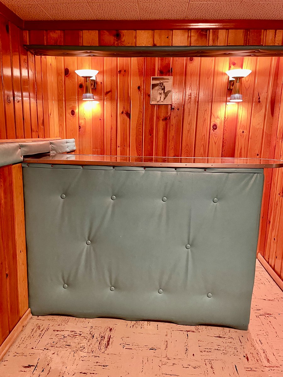 Built-in bar in lower floor - very groovy!