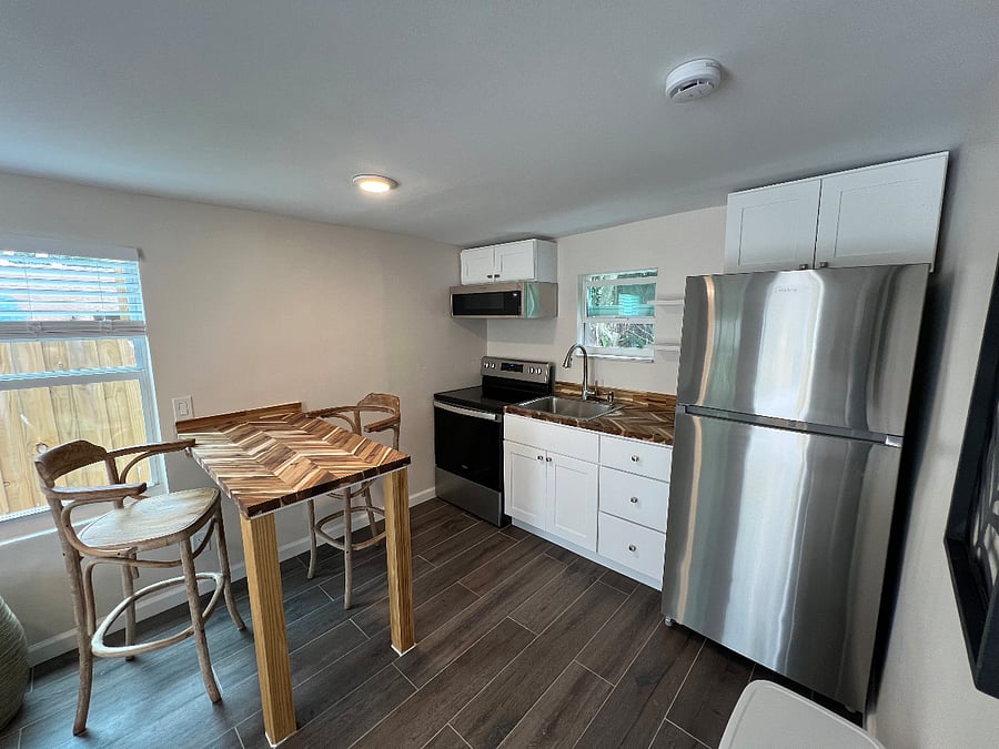 Kitchen and dining peninsula