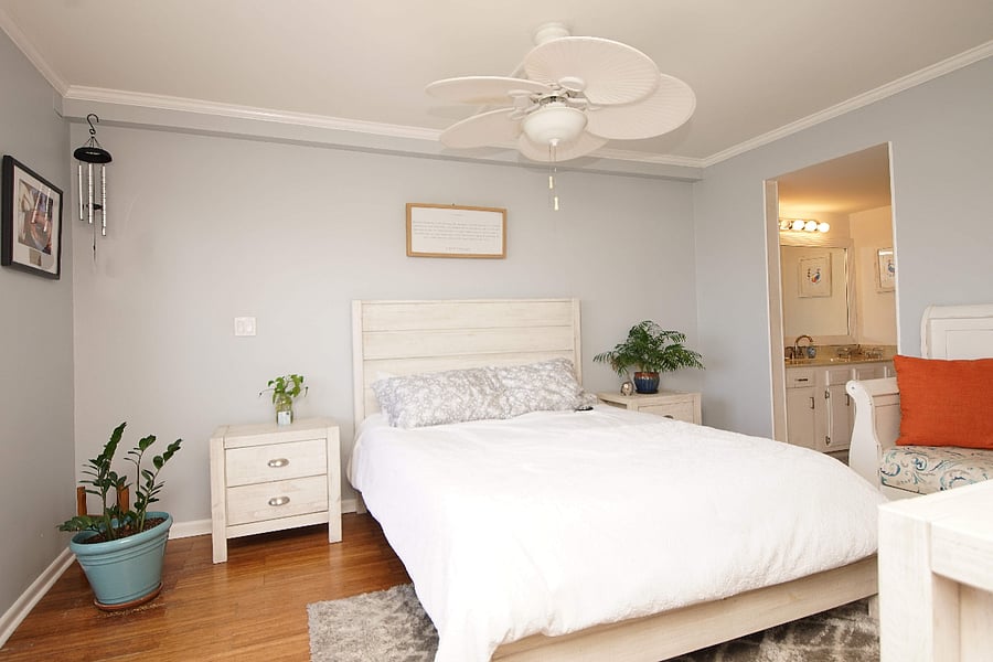 Mastser bedroom