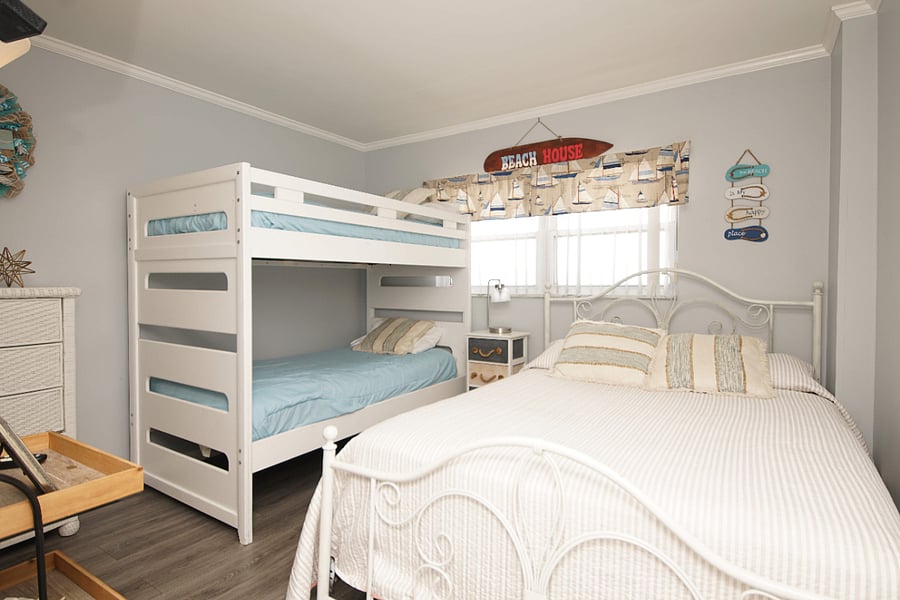 2nd bedroom