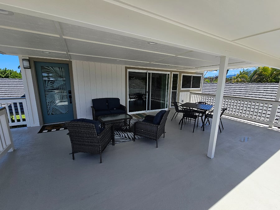 Expansive deck
