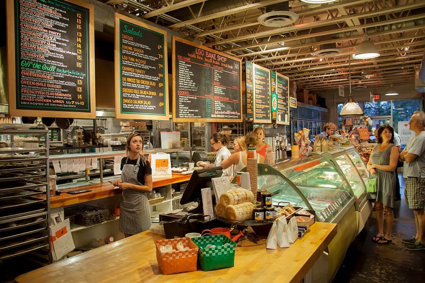 La Grande Orange Bakery, Grocery, and Resturant in 10 minutes from condo!