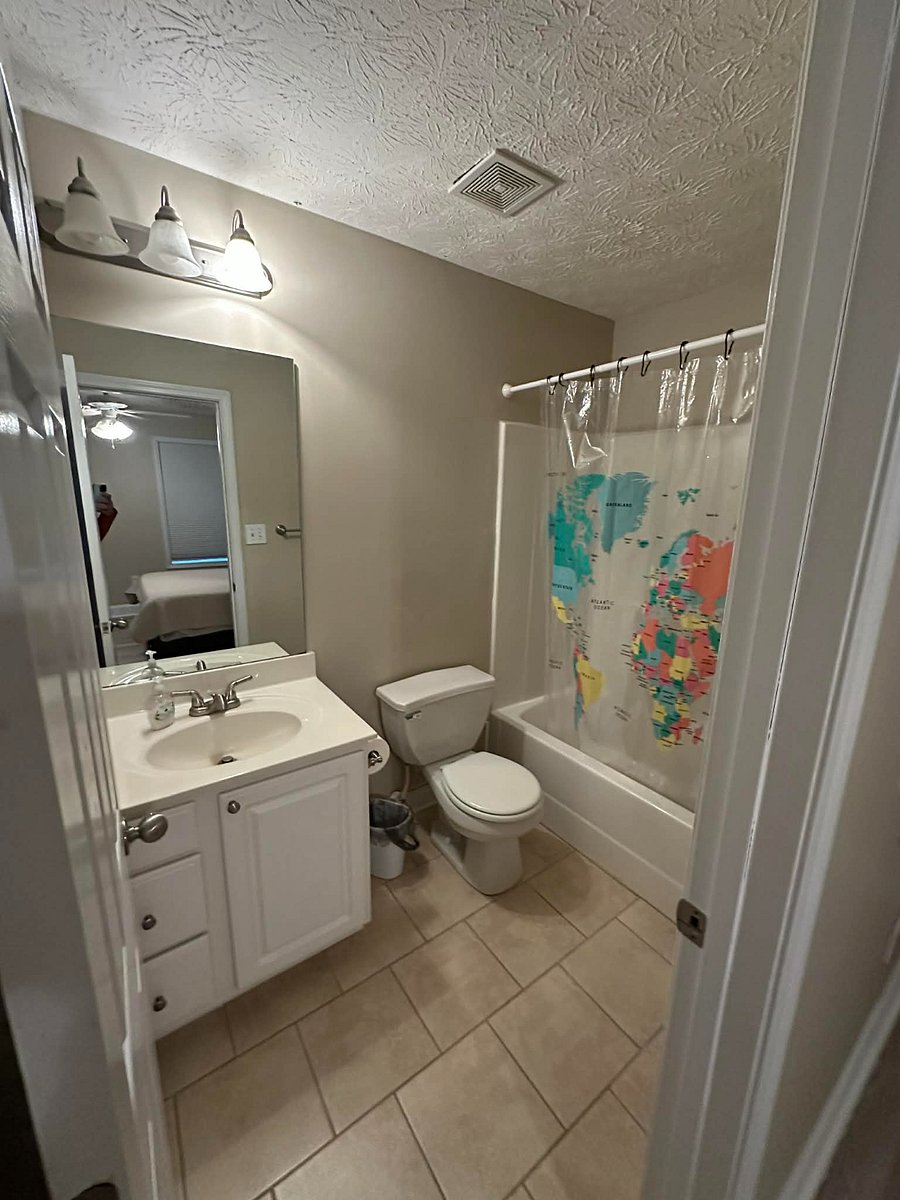 Bedroom 2 bathroom