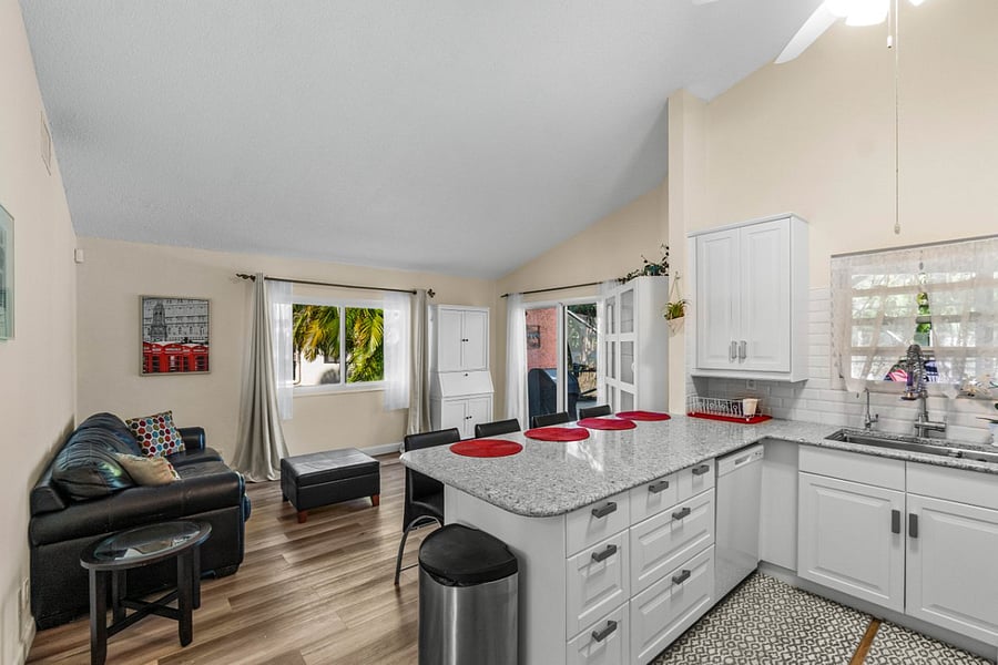 Furnished Finder property 836829_1 photo 9