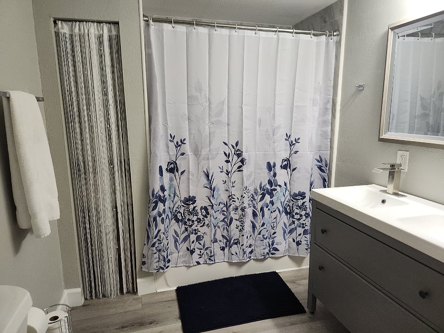 2nd Bathroom