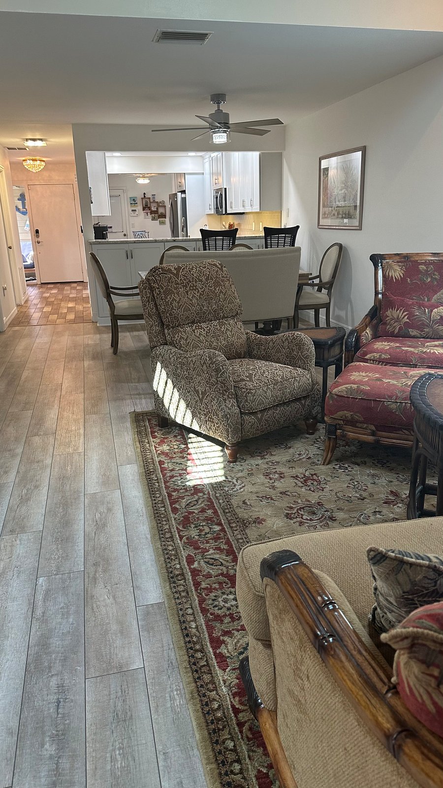 Formal sitting room 