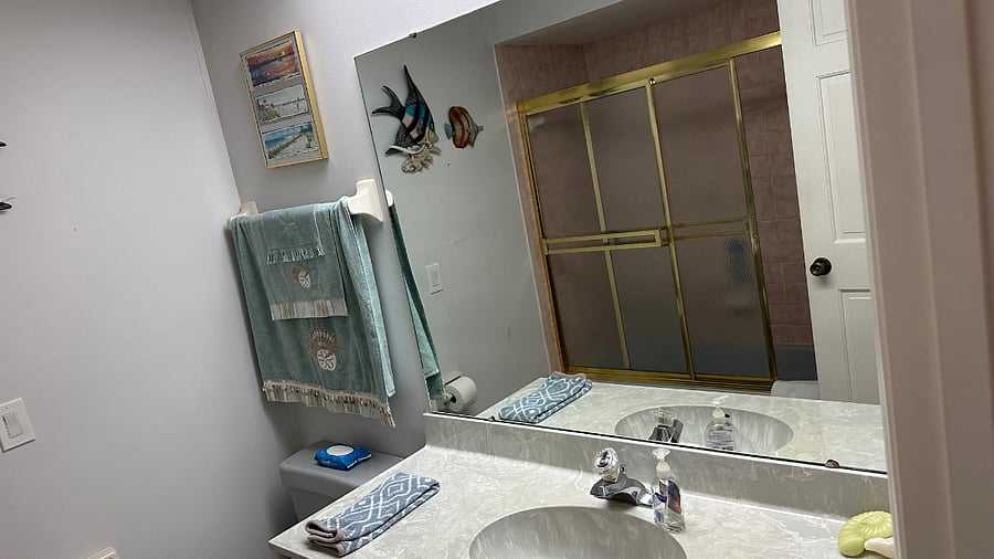 2nd full upstairs bathroom 