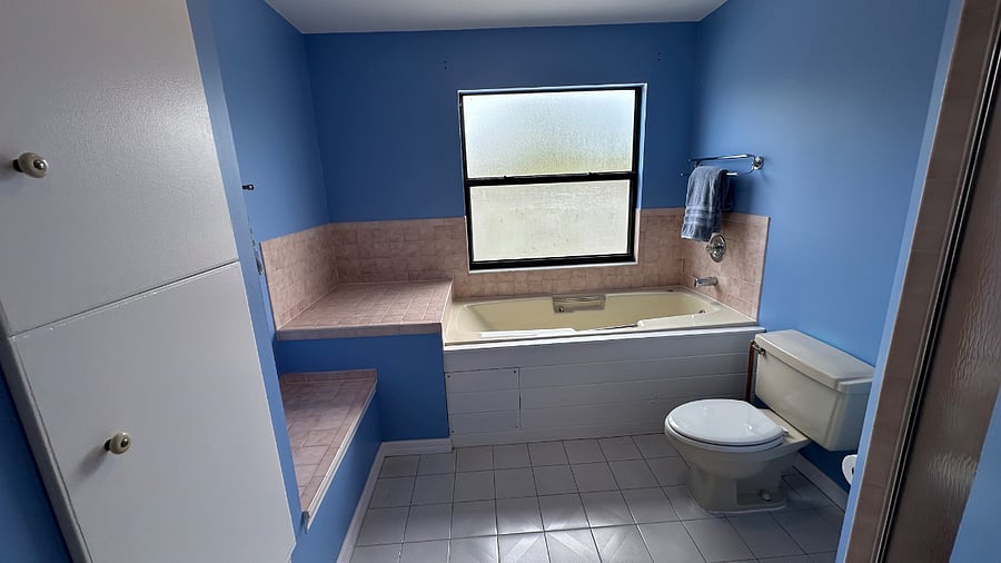 MB soaking Tub