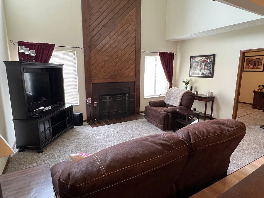 Both ends of couch and the sofa chair are all electric recliners.
