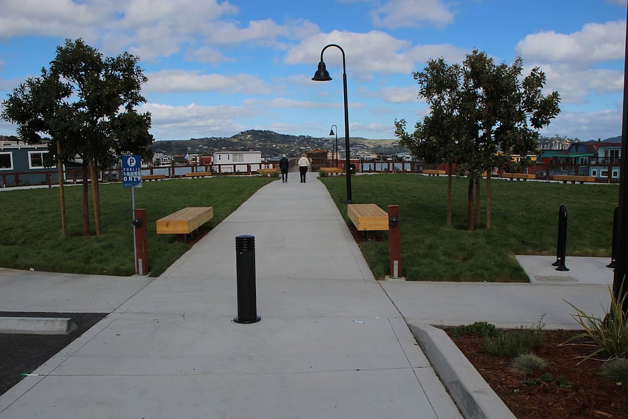 Beautiful park in the houseboat community a two minutes walk away