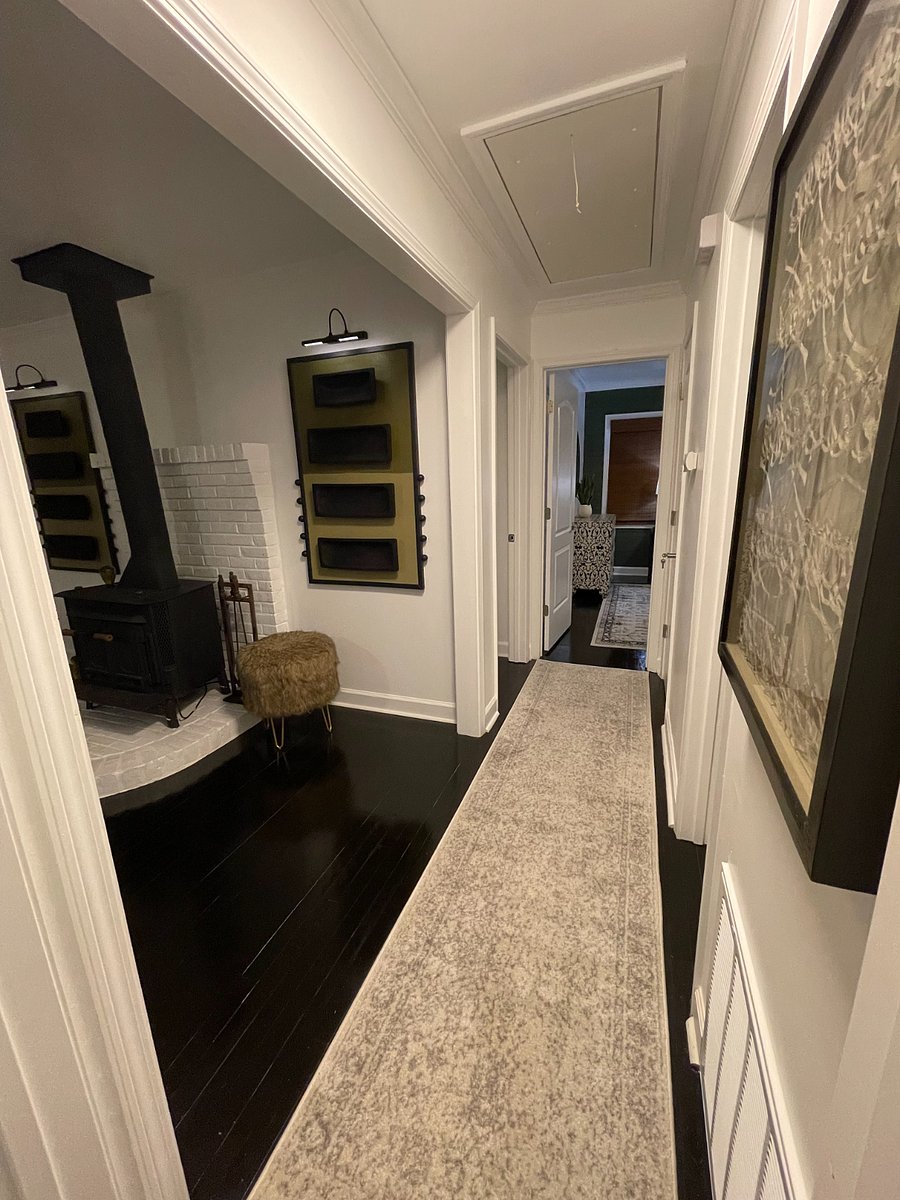 Hallway between bedrooms