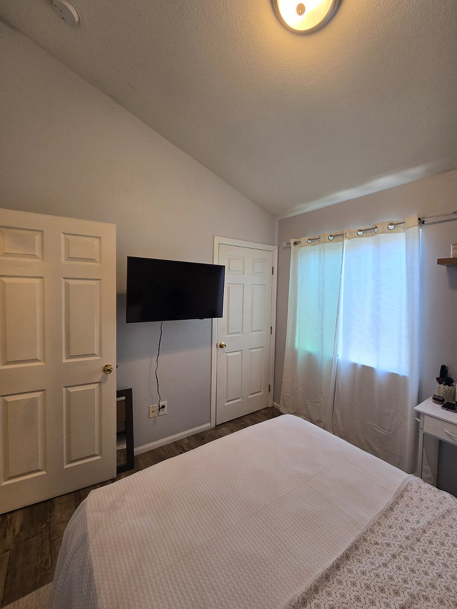 Furnished Finder property 837554_2 photo 3
