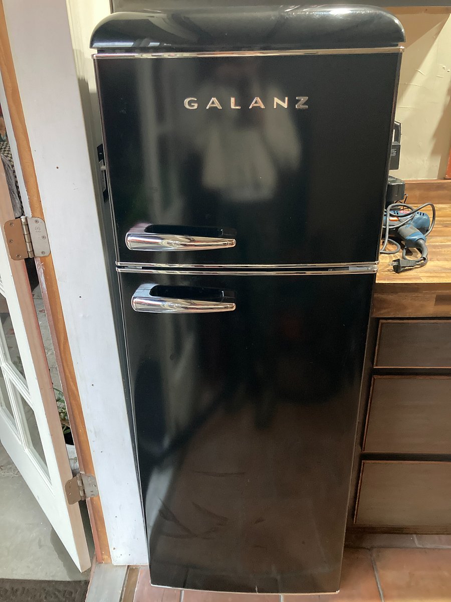 Mid sized refrigerator