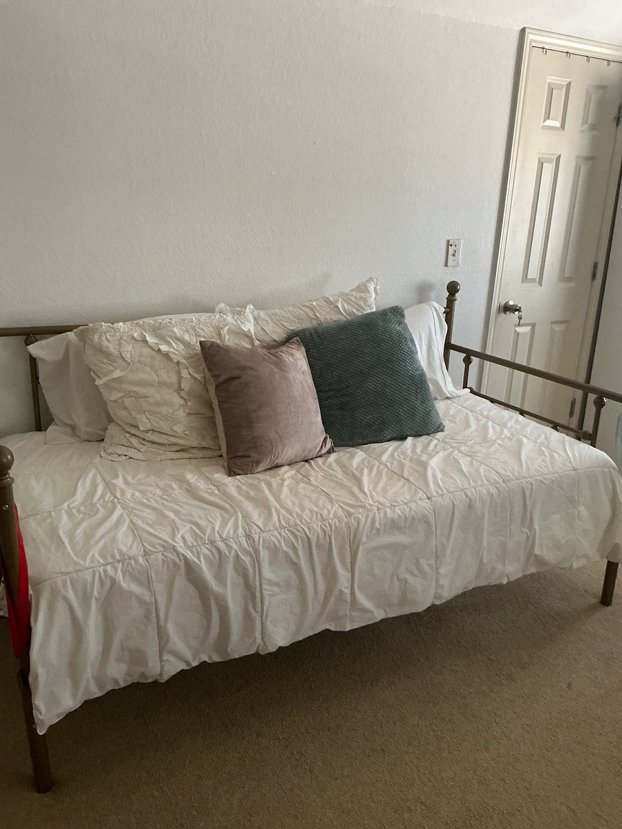 Guest bedroom 1