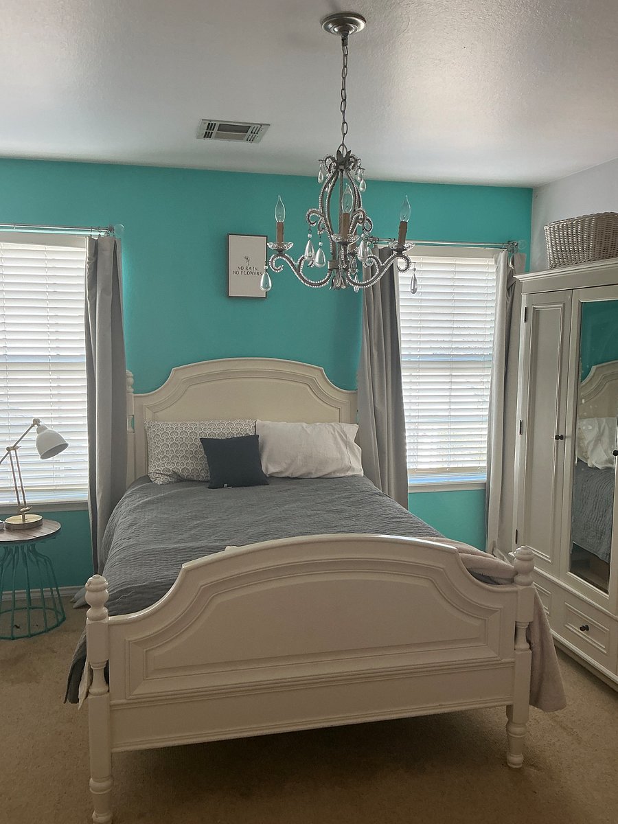 Guest bedroom 2