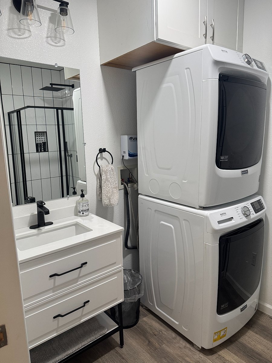 Bathroom & laundry room