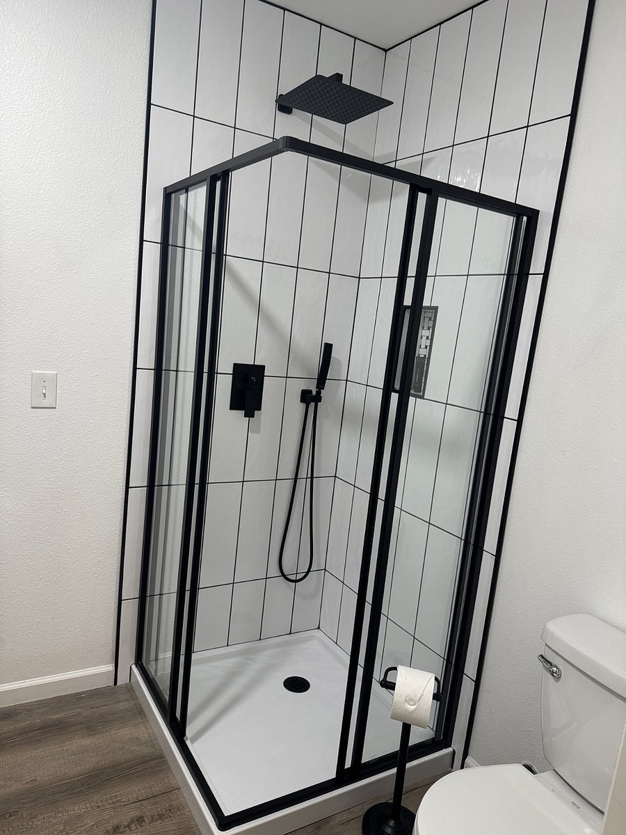 Bathroom & laundry room