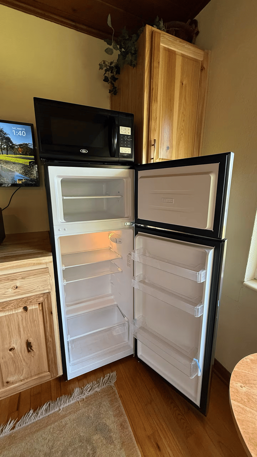 Brand new mid-size fridge with freezerperfectly sized to fit everything you need for your stay!