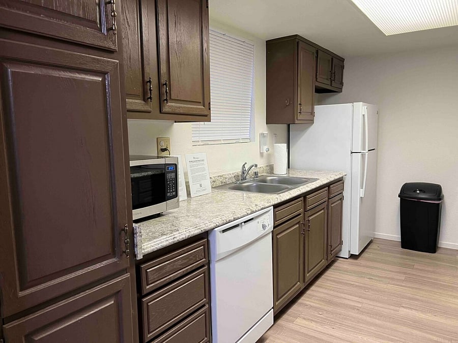 Furnished Finder property 838322_2 photo 38