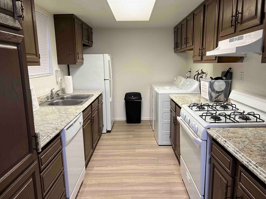 Furnished Finder property 838322_2 photo 37